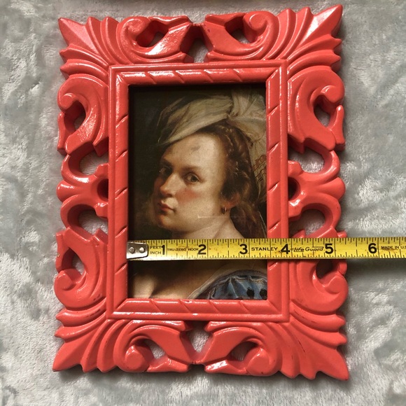 👑CLOSET CLEAR OUT👑 CROWN & PICTURE FRAME - Picture 5 of 8